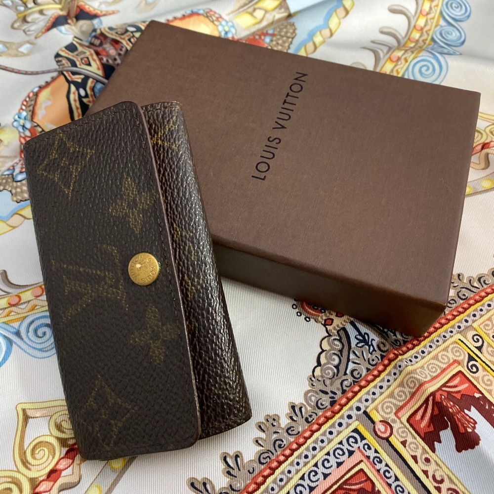 Louis Vuitton 4 Key Case